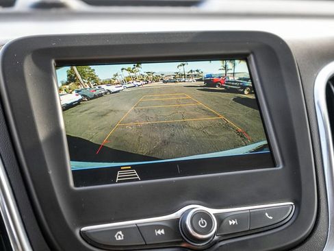 Used 2019 Chevrolet Equinox LS FWD image 23