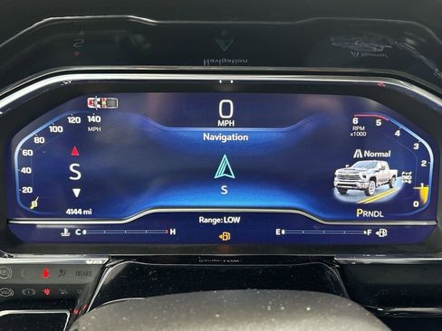 Used 2025 Chevrolet Silverado 2500 LT w/ Convenience Package image 15