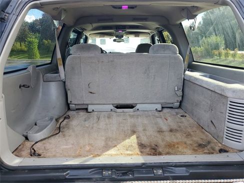 Used 1997 Chevrolet Suburban 4WD w/ Preferred Equipment Group 2 image 7