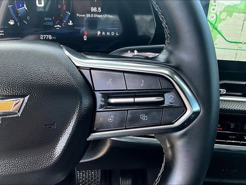 Used 2025 Chevrolet Equinox LT w/ Safety and Technology Package image 11