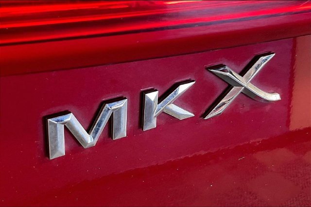 Used 2016 Lincoln MKX Reserve w/ Cargo Utility Package FWD image 20