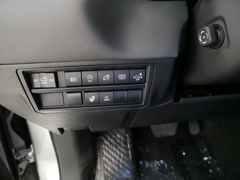 Used 2025 Toyota Tundra Platinum AWD/4WD image 26