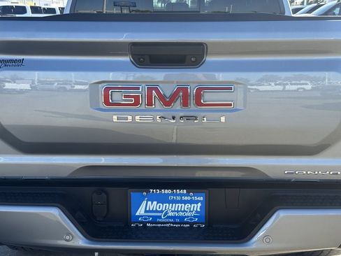 Used 2023 GMC Canyon Denali image 13