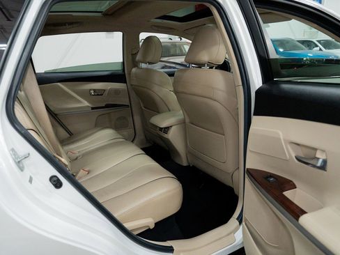Used 2011 Toyota Venza AWD w/ Premium Pkg #2 image 26