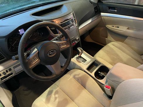 Used 2011 Subaru Outback 2.5i Premium AWD/4WD image 13