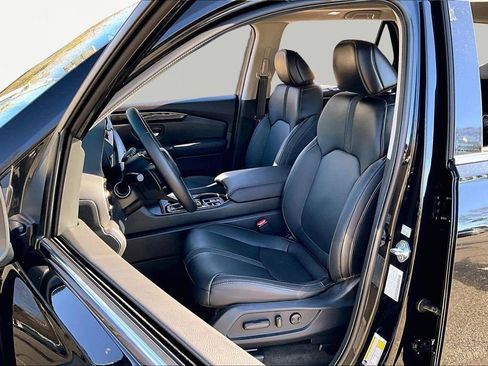 Used 2024 Honda Pilot Touring image 17