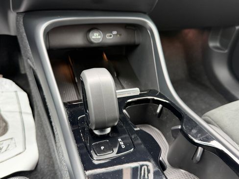 Certified 2023 Volvo C40 P8 Recharge Plus w/ Climate Package AWD/4WD image 16