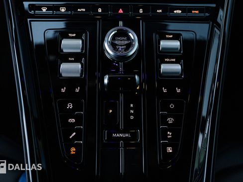 Used 2024 Aston Martin DB12 Coupe image 26