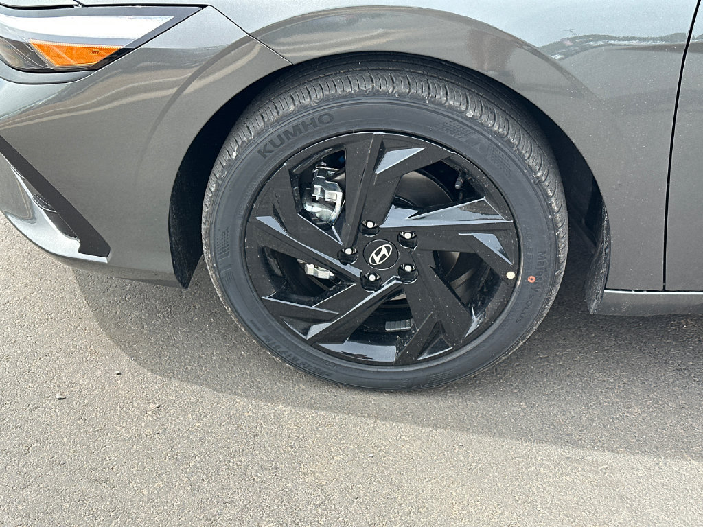Certified 2026 Hyundai Elantra Sport FWD image 11