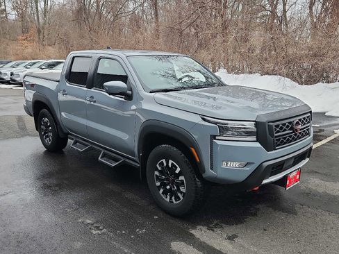 Used 2023 Nissan Frontier PRO-4X w/ Pro Convenience Package image 3