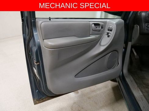 Used 2007 Dodge Caravan SXT w/ Popular Equipment Group I image 18