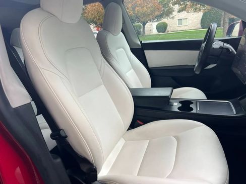 Used 2021 Tesla Model Y Long Range image 20