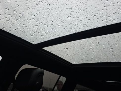 Used 2022 Jeep Wagoneer Series III w/ Premium Group I image 17