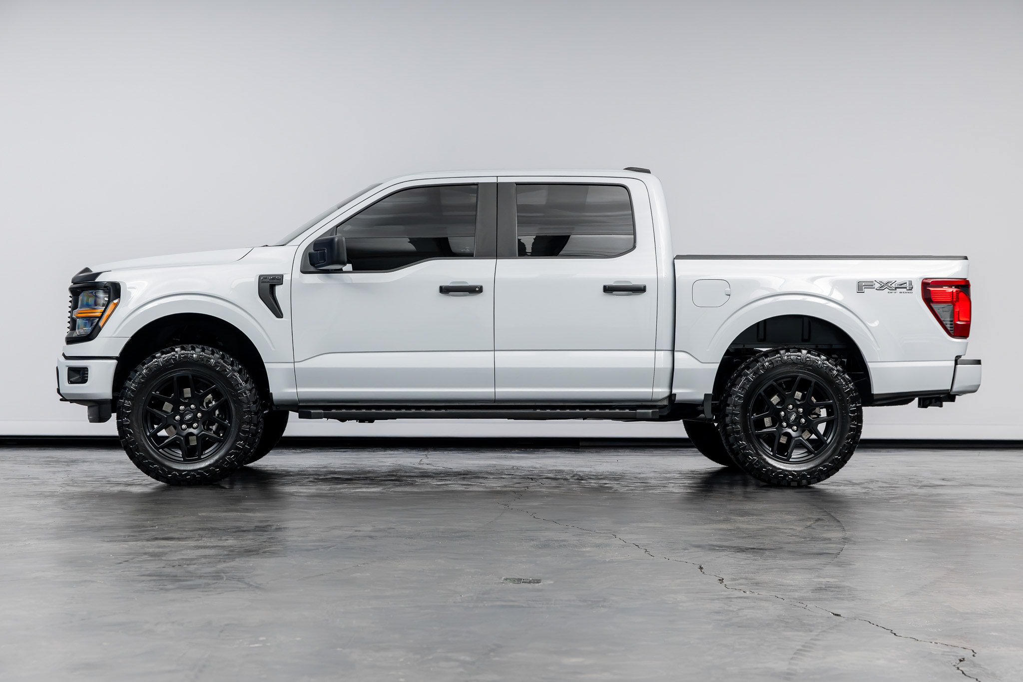 Used 2025 Ford F150 STX w/ STX Black Appearance Package AWD/4WD image 9