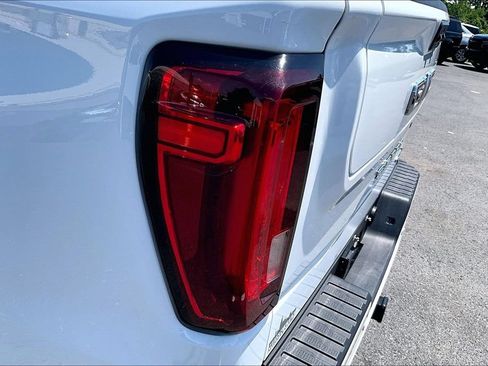Used 2024 GMC Sierra 1500 AT4 w/ AT4 Preferred Package AWD/4WD image 26