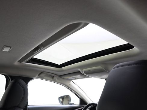 Used 2023 MAZDA CX-30 AWD 2.5 S w/ Premium Package image 17