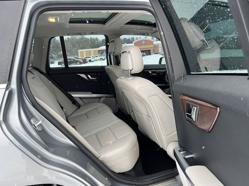 Used 2011 Mercedes-Benz GLK 350 4MATIC image 37