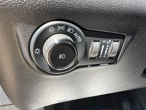 Used 2022 Jeep Compass Limited image 27