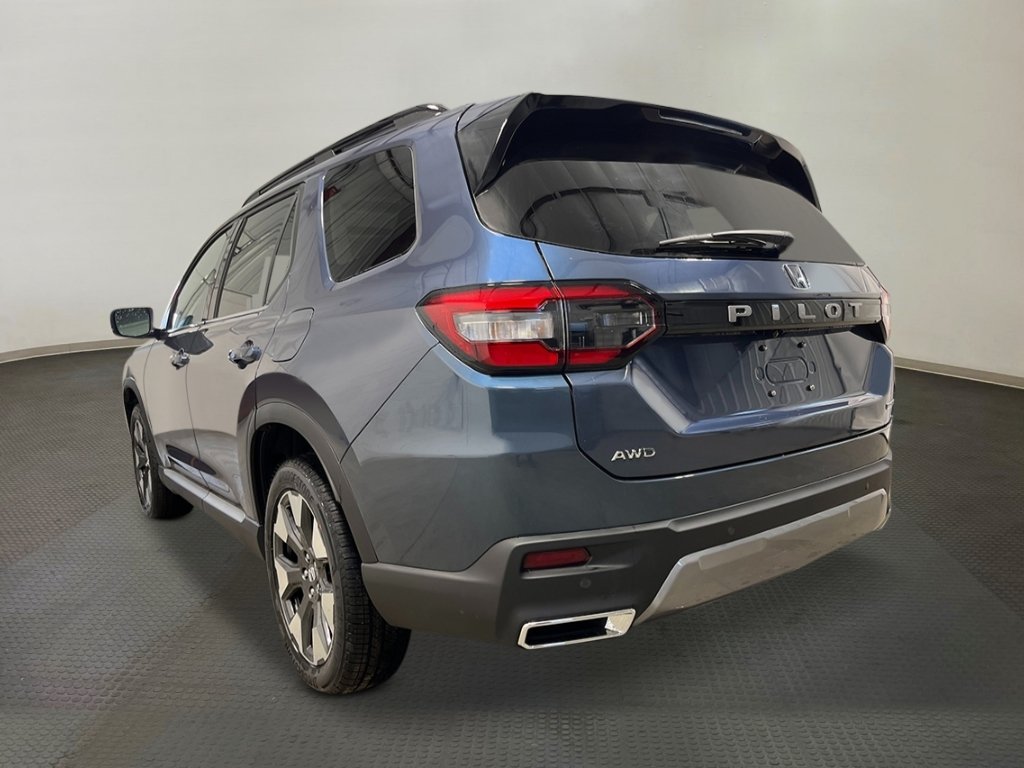 New 2026 Honda Pilot Touring image 3