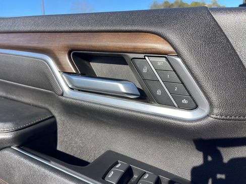 Used 2024 Chevrolet Silverado 2500 High Country w/ Technology Package image 20