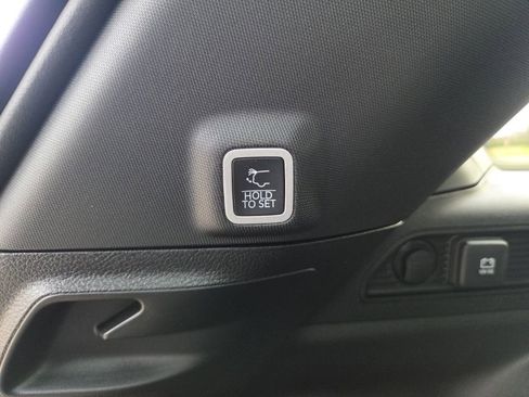 New 2025 Jeep Grand Cherokee Altitude image 8