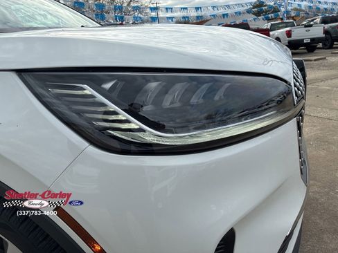 Used 2025 Lincoln Aviator 2WD image 3