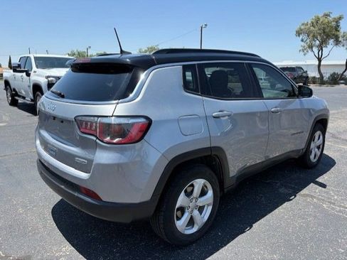 Used 2018 Jeep Compass Latitude w/ Popular Equipment Group FWD image 5