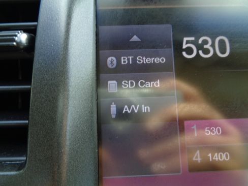 Used 2014 Lincoln MKS image 22