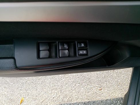 Used 2012 Subaru Outback 2.5i AWD/4WD image 28