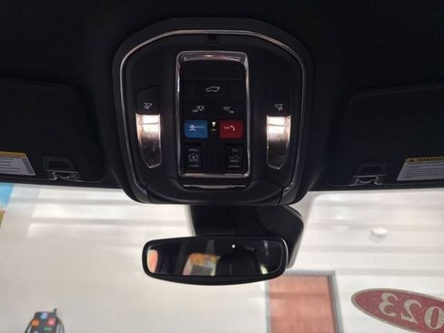 Used 2023 Jeep Grand Cherokee Altitude AWD/4WD image 34