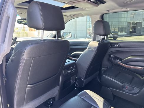 Used 2019 Chevrolet Suburban Premier image 22