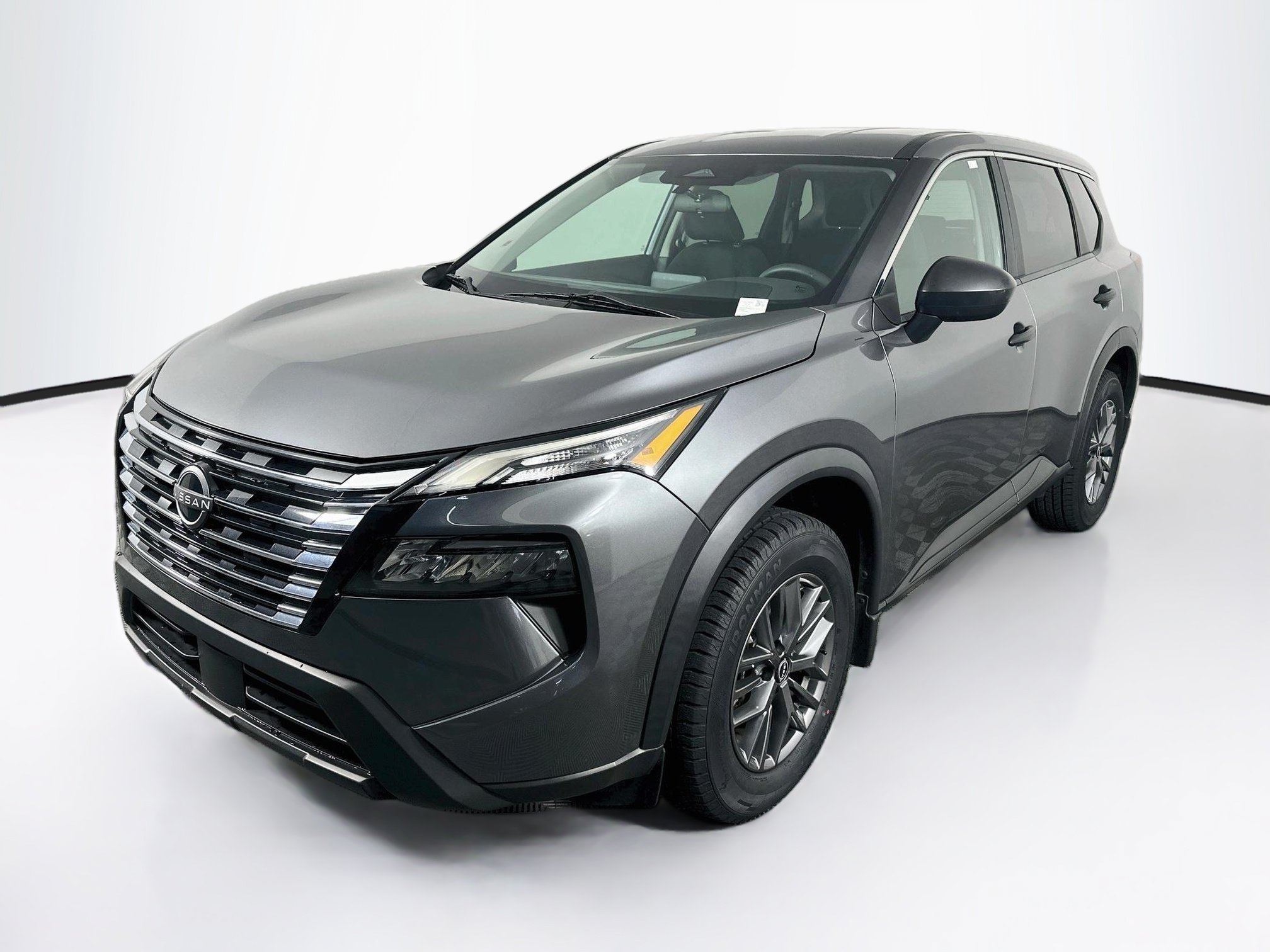 Used 2024 Nissan Rogue S FWD image 3