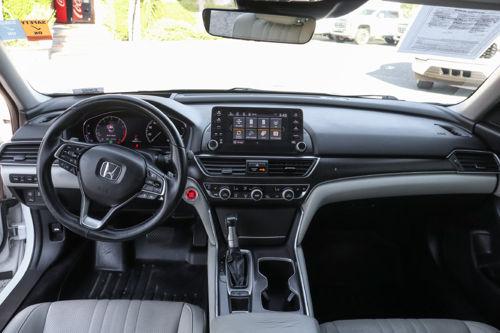 Used 2018 Honda Accord Touring image 30