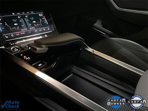 Used 2023 Audi e-tron Premium Plus w/ Premium Plus Package image 53