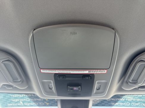 Used 2022 Toyota Camry SE image 25