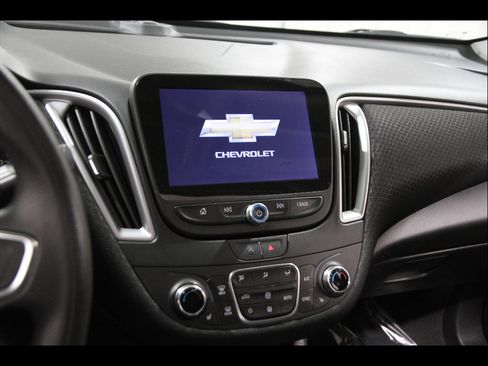 Used 2024 Chevrolet Malibu LT FWD image 9