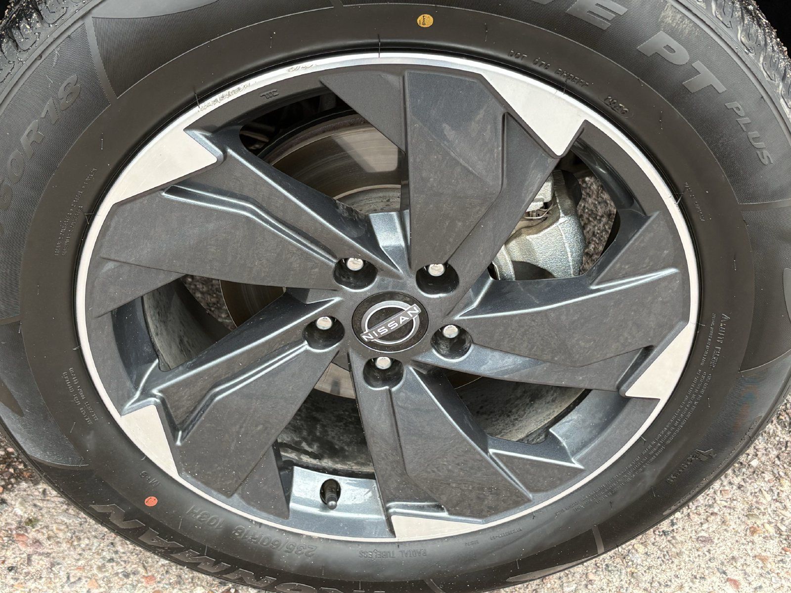 Used 2024 Nissan Rogue SV AWD/4WD image 11