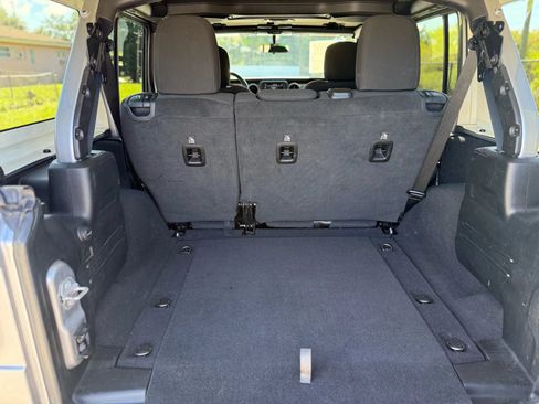 Used 2020 Jeep Wrangler Unlimited Sport S AWD/4WD image 10