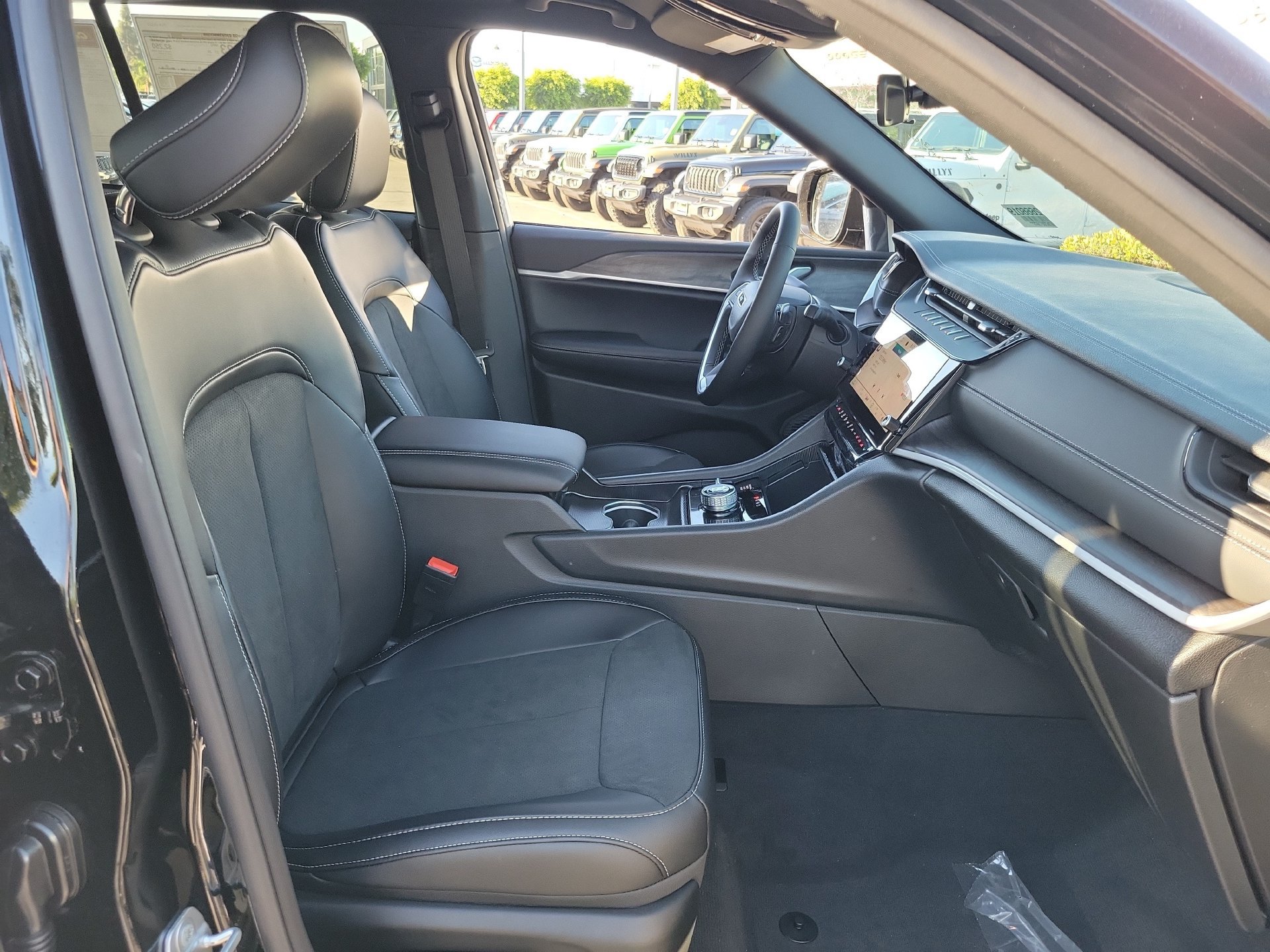 New 2026 Jeep Grand Cherokee Altitude AWD/4WD image 15