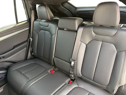 Used 2024 Jeep Wagoneer Launch Edition image 20