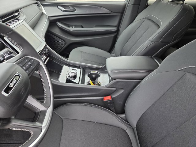 New 2026 Jeep Grand Cherokee Laredo X RWD image 24