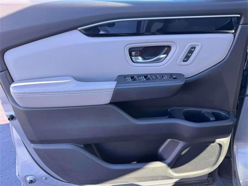 Used 2024 Honda Pilot EX-L image 16