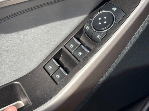 Used 2023 Ford Explorer XLT w/ Equipment Group 202A image 18