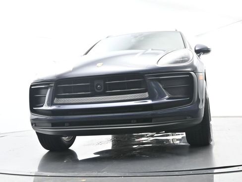 Certified 2023 Porsche Macan AWD/4WD image 56