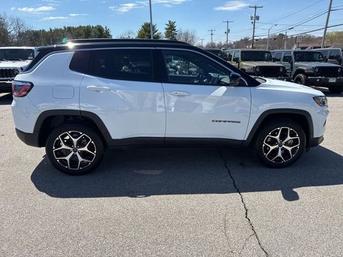 Used 2025 Jeep Compass Limited image 6