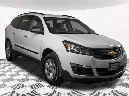 Used 2017 Chevrolet Traverse LS FWD image 11