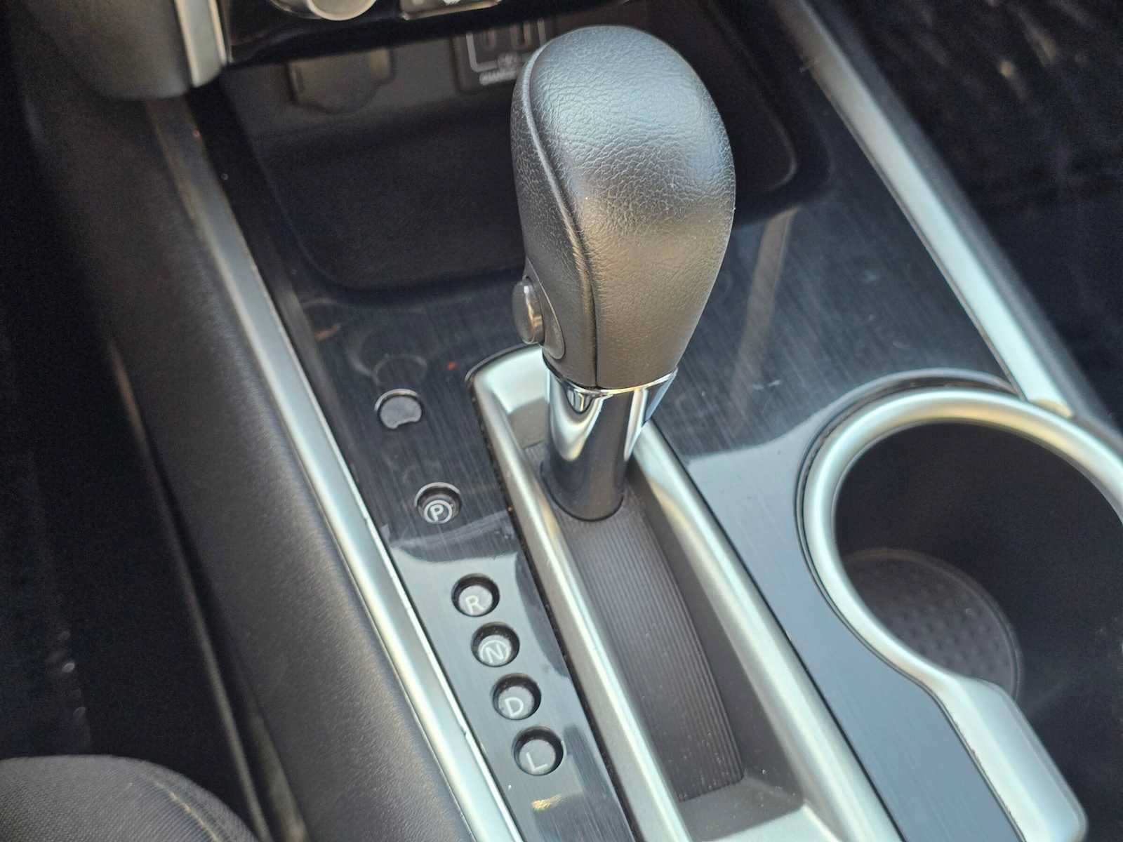 Used 2019 Nissan Pathfinder SV AWD/4WD image 37