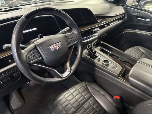 Used 2023 Cadillac Escalade ESV Premium Luxury Platinum image 14