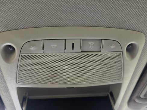 Used 2016 Nissan Sentra SV FWD image 28