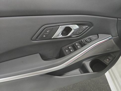 Used 2026 BMW 330i Sedan w/ M Sport Package image 26